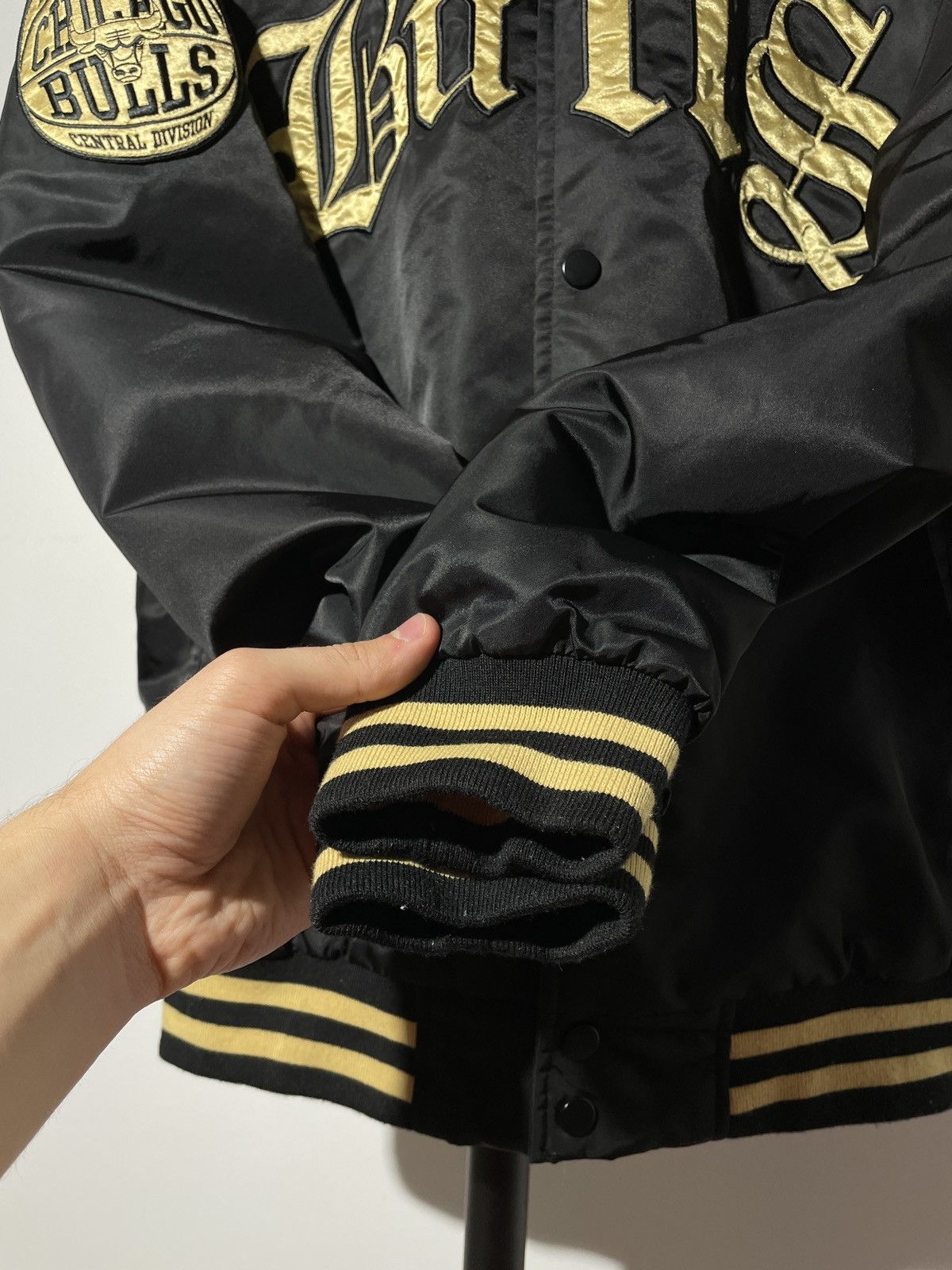 NBA Chicago Bulls NBA bombers jacket Size US L / EU 52-54 / 3 - 6 Thumbnail