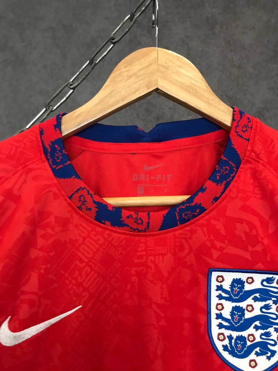 Nike Nike England Soccer Jersey sportwear tee Size US L / EU 52-54 / 3 - 3 Thumbnail
