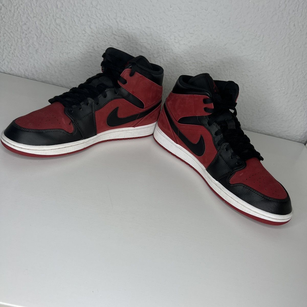 Jordan Brand Nike Air Jordan 1 Bred Black Red High Sneakers Shoes Swoosh Size US 10 / EU 43 - 4 Thumbnail