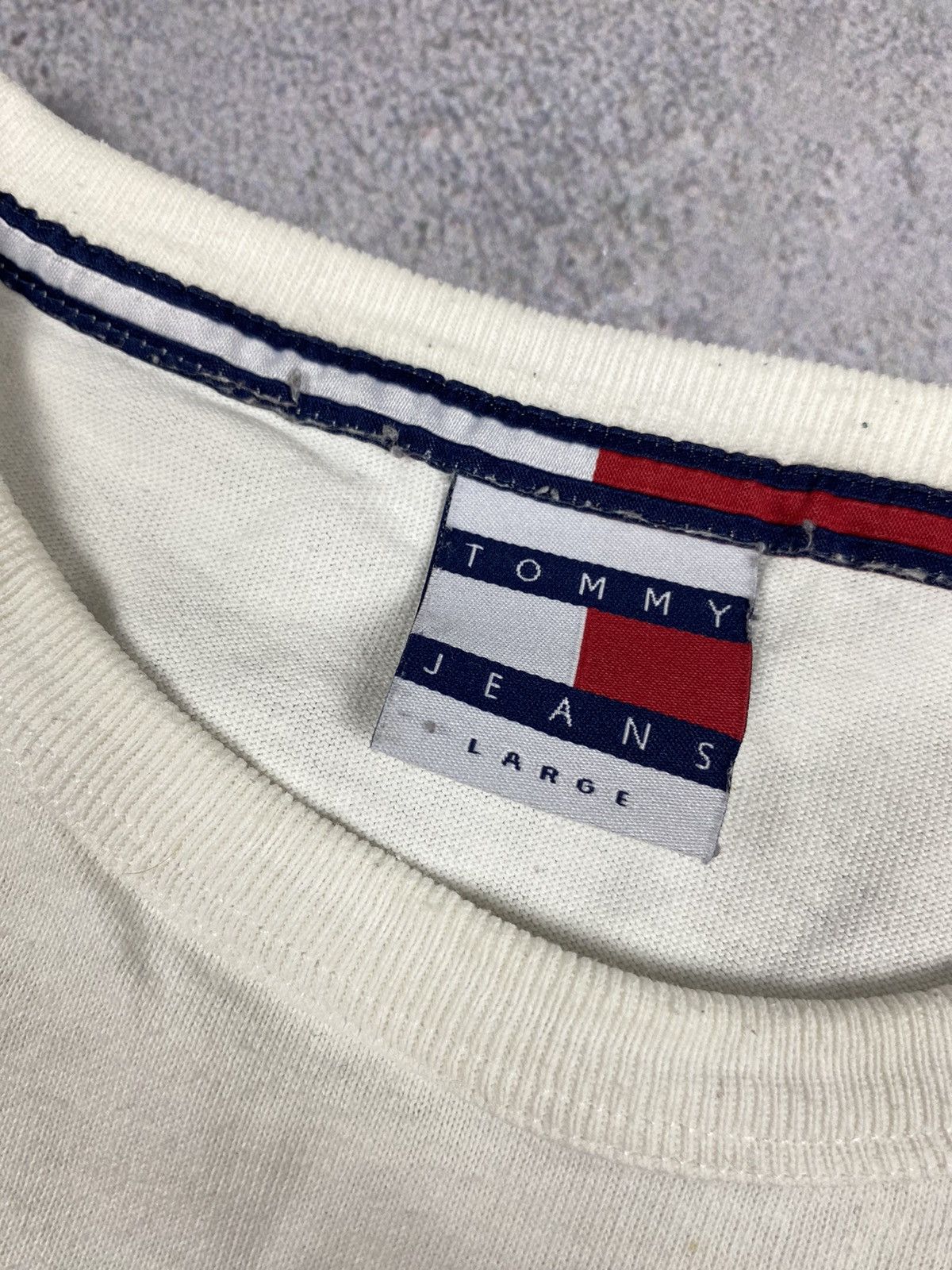 Tommy Hilfiger Tommy Hilfiger big logo t shirt Size US L / EU 52-54 / 3 - 5 Thumbnail
