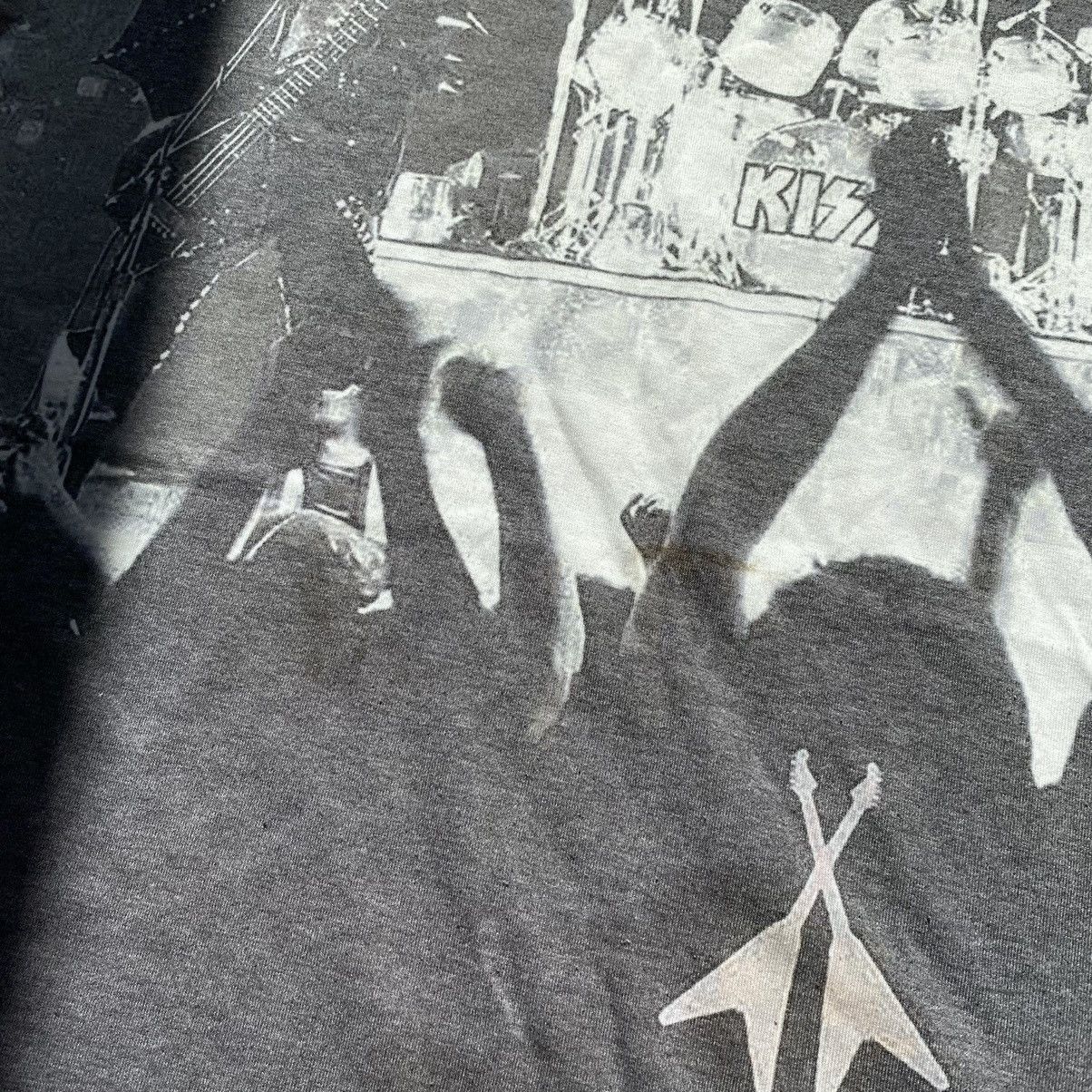 Band Tees × Vintage AMAZING KISS ALL OVER PRINTED Y2K ROCK BAND ON SCENE T SHIRT Size US L / EU 52-54 / 3 - 3 Thumbnail