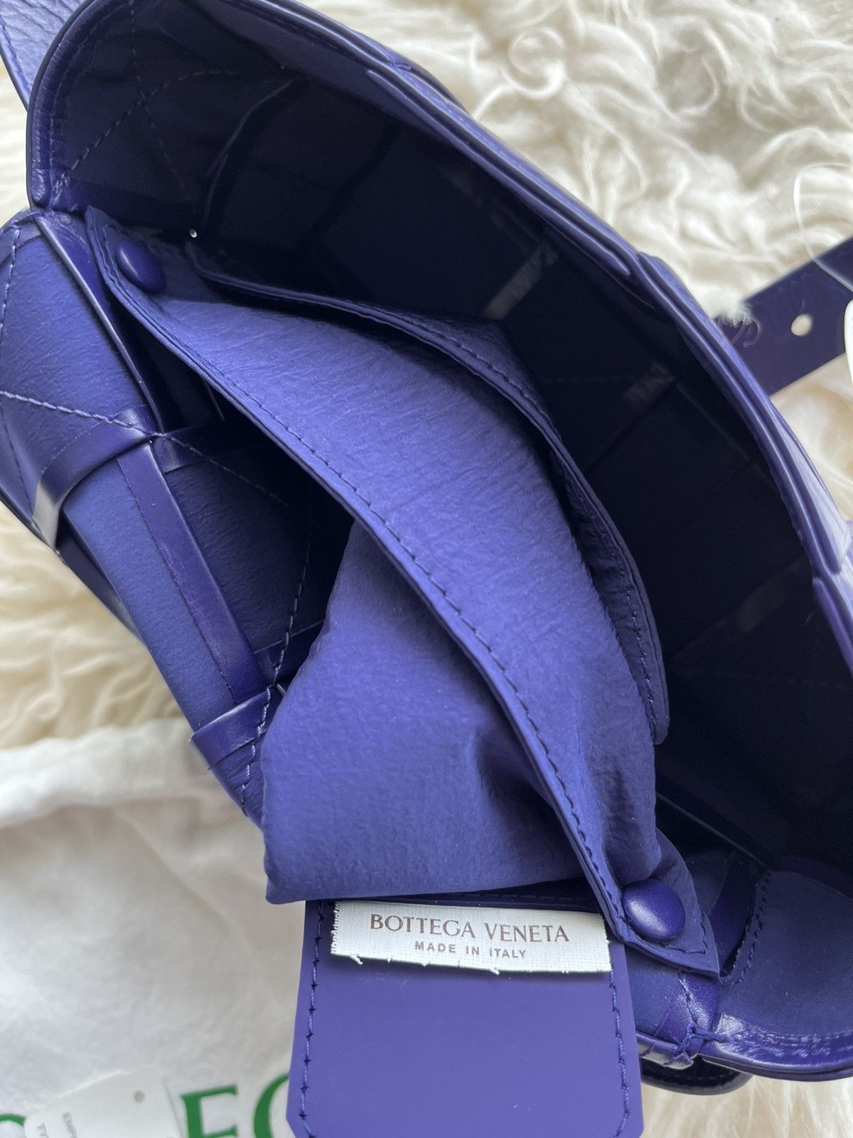 Bottega Veneta Super Runway Brand New $2,300 Value Cassette Crossbody Bag Size ONE SIZE - 9 Thumbnail
