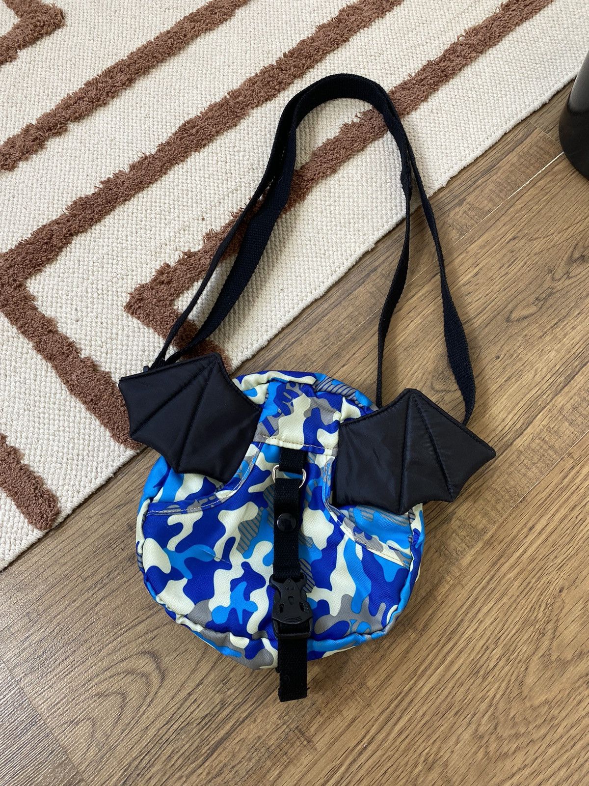 Vintage REAL VAMP WINGS CROSS BODY BAG Size ONE SIZE - 2 Thumbnail