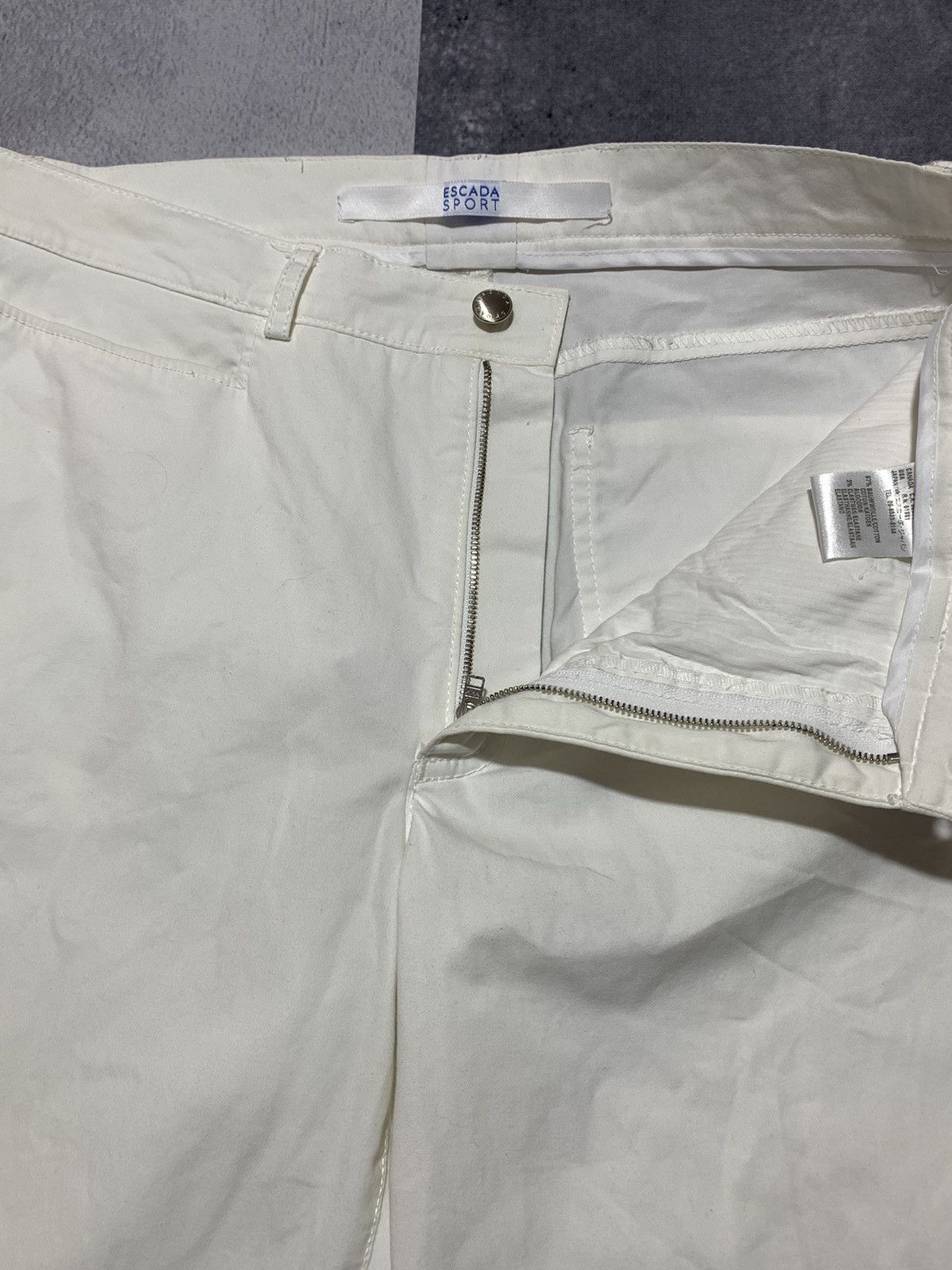 Vintage Vintage Y2K wmns Escada straight fit pants size 30 Size 30" / US 8 / IT 44 - 4 Thumbnail