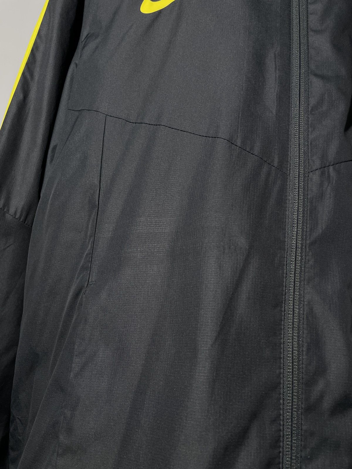 Nike 2016 2017 | Manchester City Nike Rain Soccer Jacket Size US L / EU 52-54 / 3 - 6 Thumbnail
