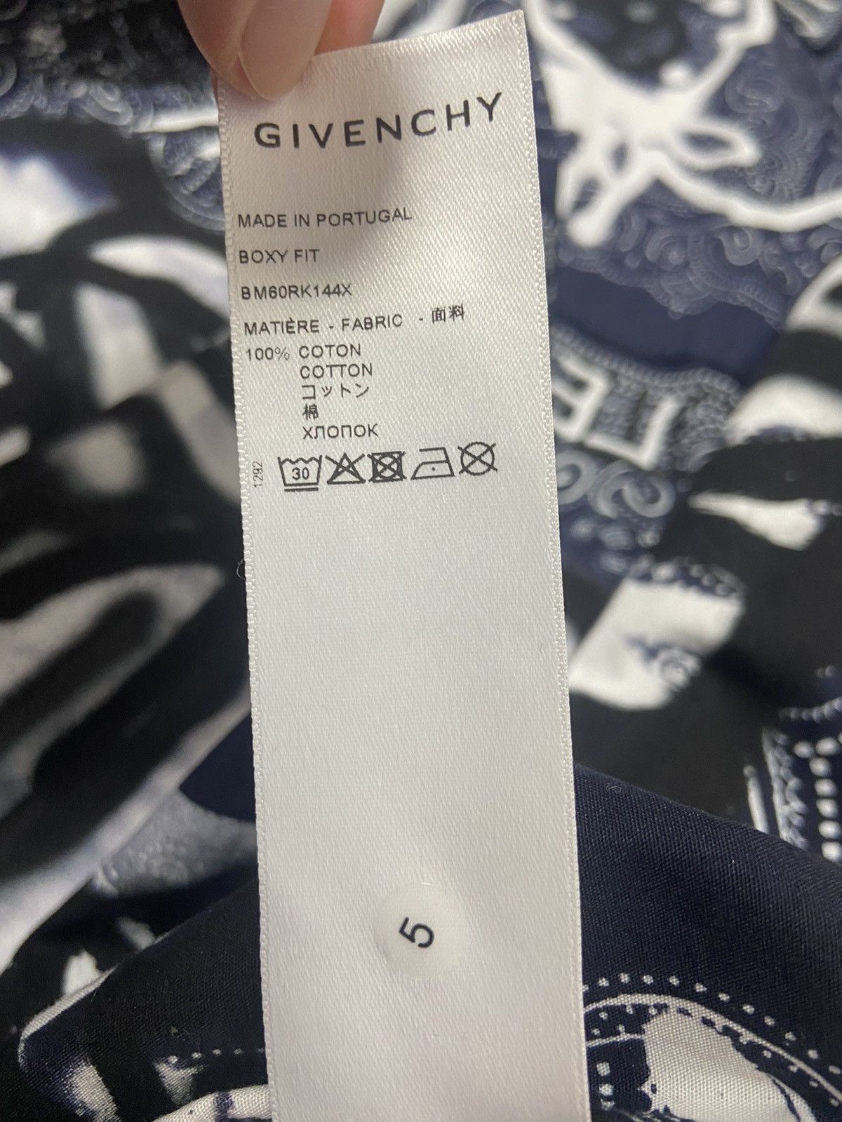 Givenchy 41 Givenchy X Chito Oversized bandana shirt jacket Size US L / EU 52-54 / 3 - 5 Thumbnail