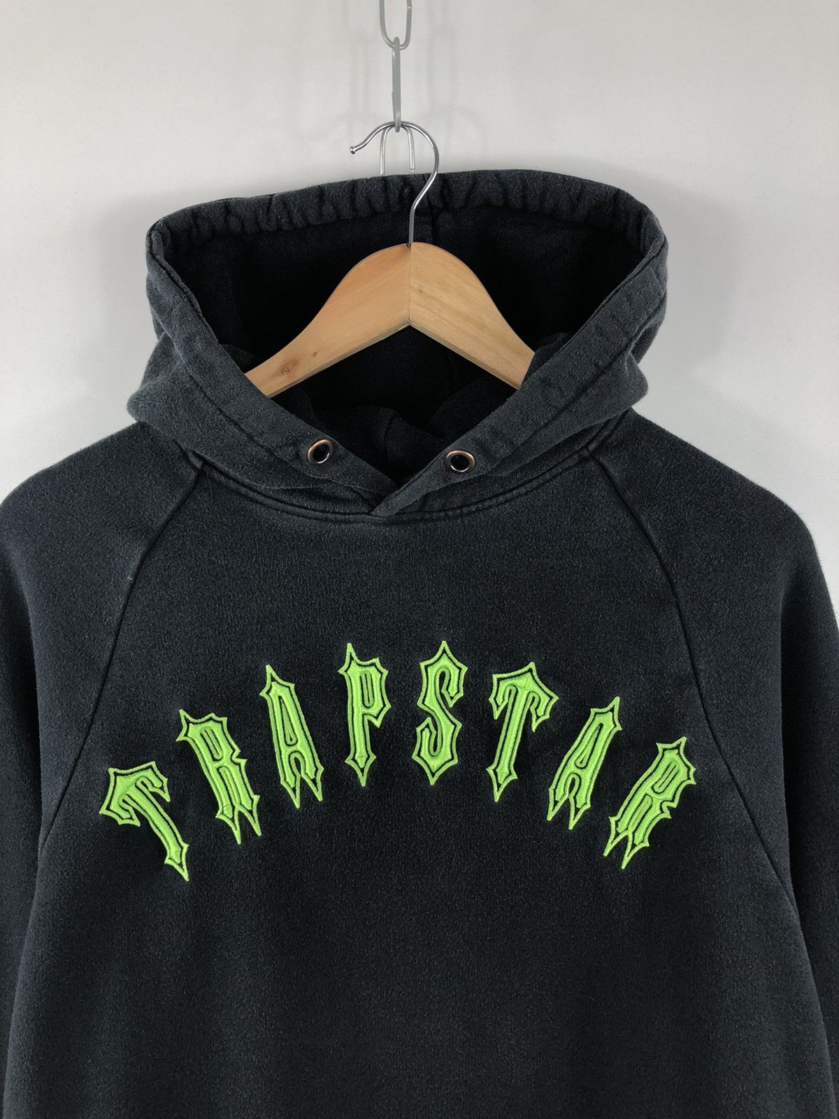 Neon trapstar hoodie cheap