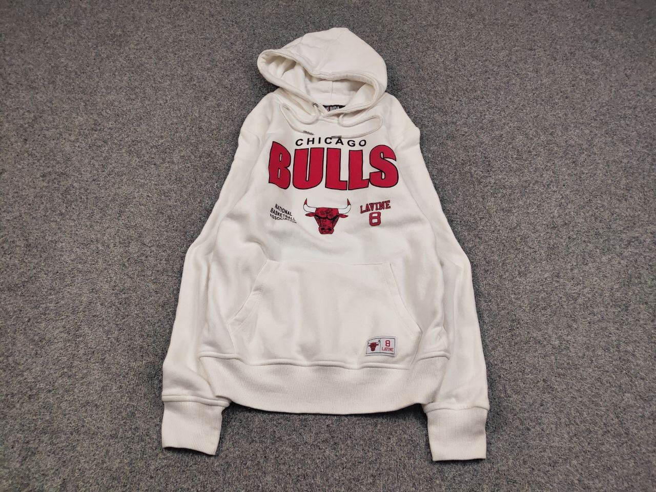 NBA Chicago Bulls x NBA Logo White Light Hoodie Vintage Style Size US S / EU 44-46 / 1 - 2 Thumbnail