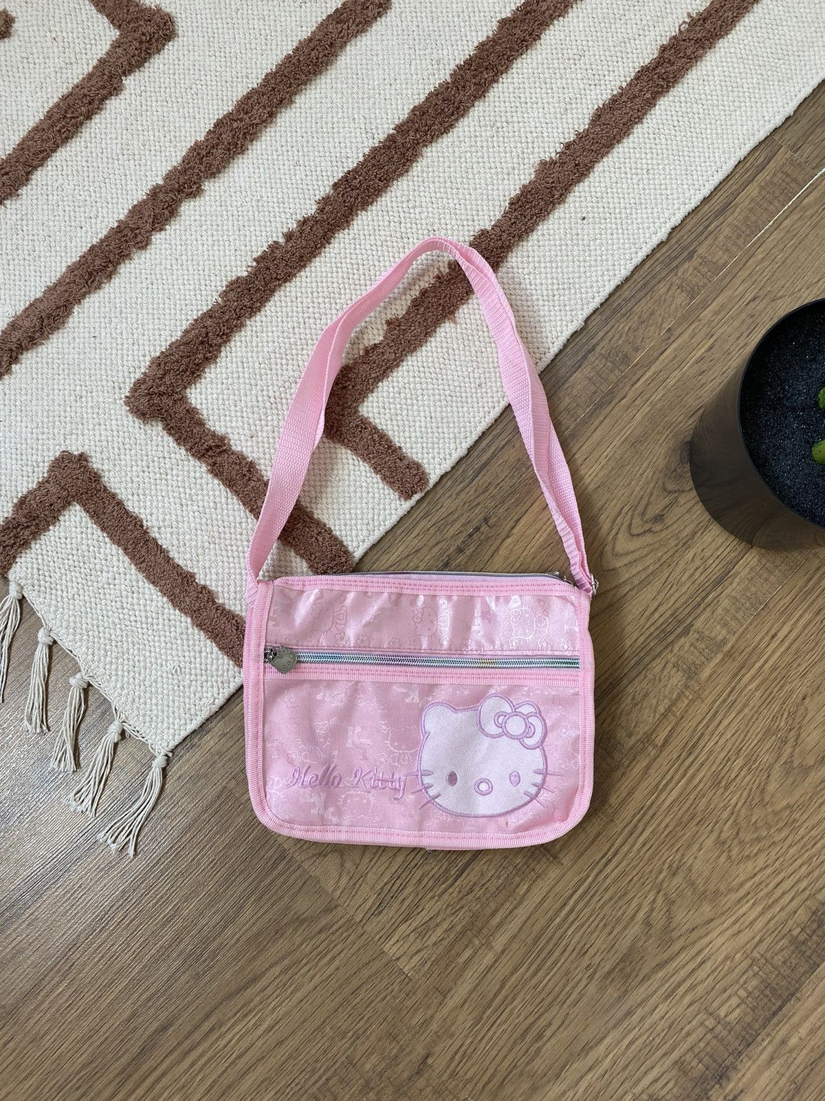 Cartoon Network HELLO KITTY PINK MONOGRAM CUTE Y2K BAG Size ONE SIZE - 1 Thumbnail