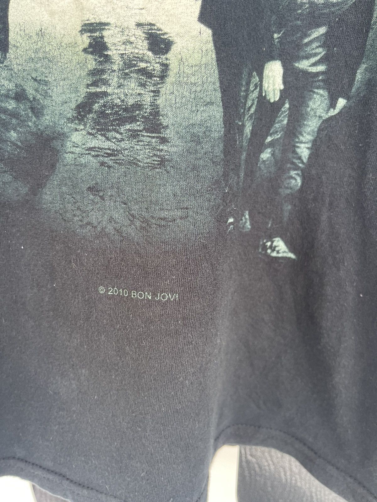Band Tees × Bon Jovi BON JOVI 2010 VINTAGE TSHIRT Size US S / EU 44-46 / 1 - 6 Thumbnail