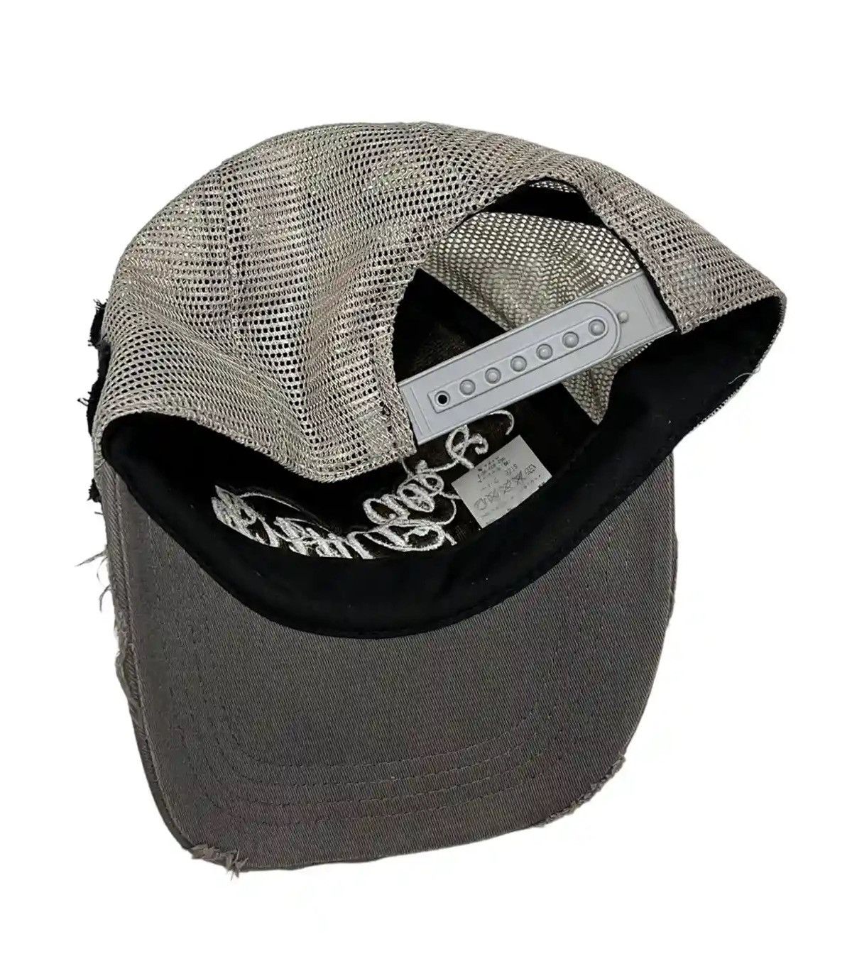 Von Dutch Von Dutch Distressed LA Script Heart Patch Trucker Hat Y2K Size ONE SIZE - 12 Thumbnail