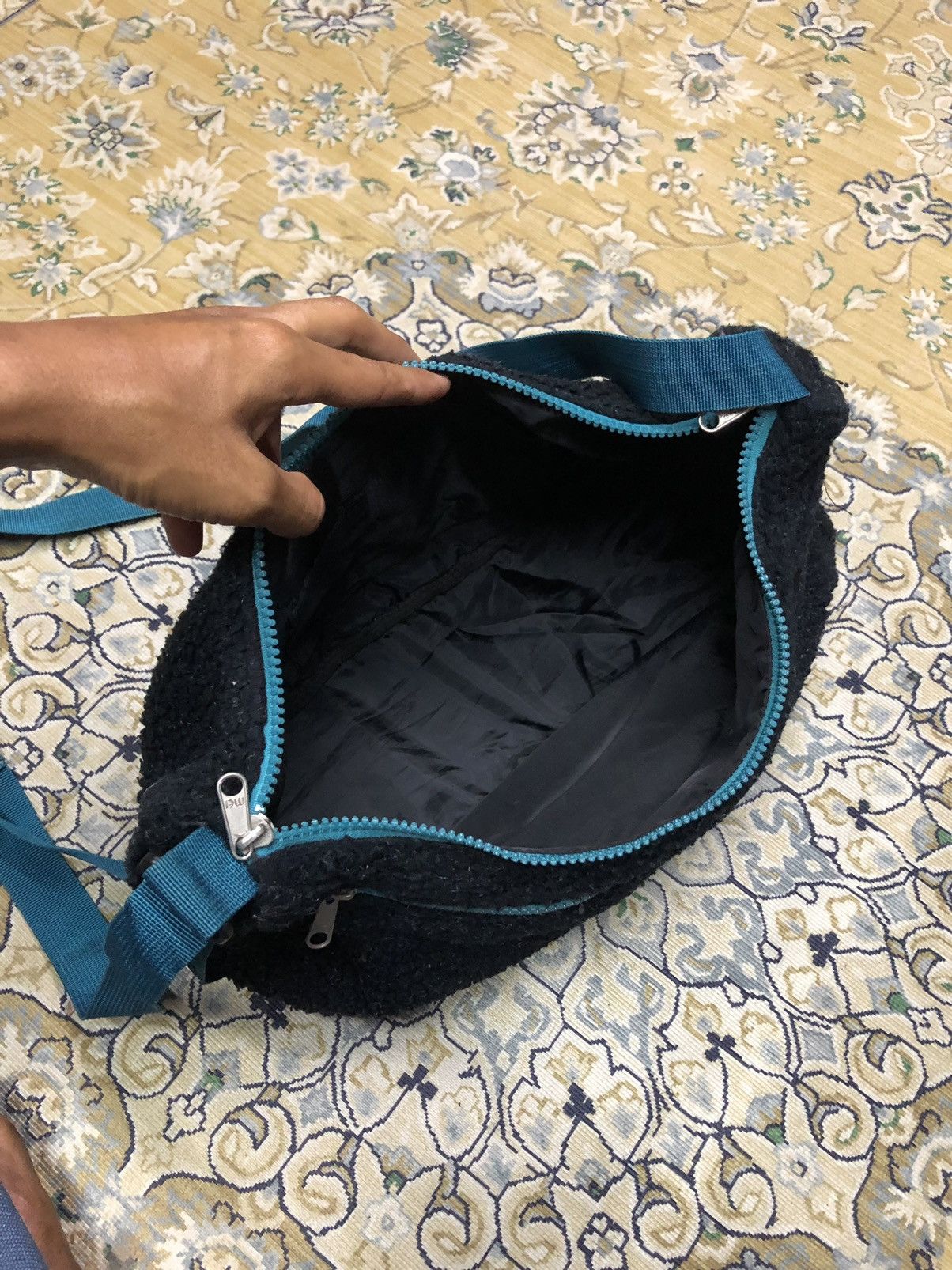 Other MEI FLEECE SLING/CROSSBODY BAG Size ONE SIZE - 6 Thumbnail