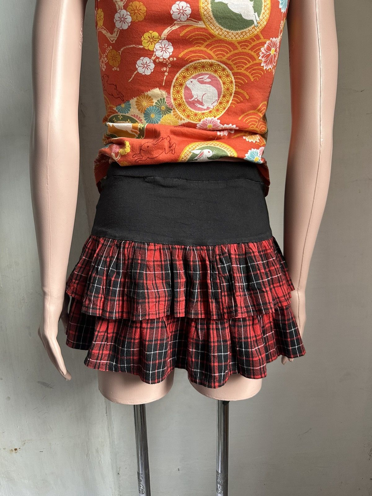 Japanese Brand Sex Pot Punk Bondage Style Chain Skull Mini Skirt Size 26" / US 2 / IT 38 - 3 Thumbnail