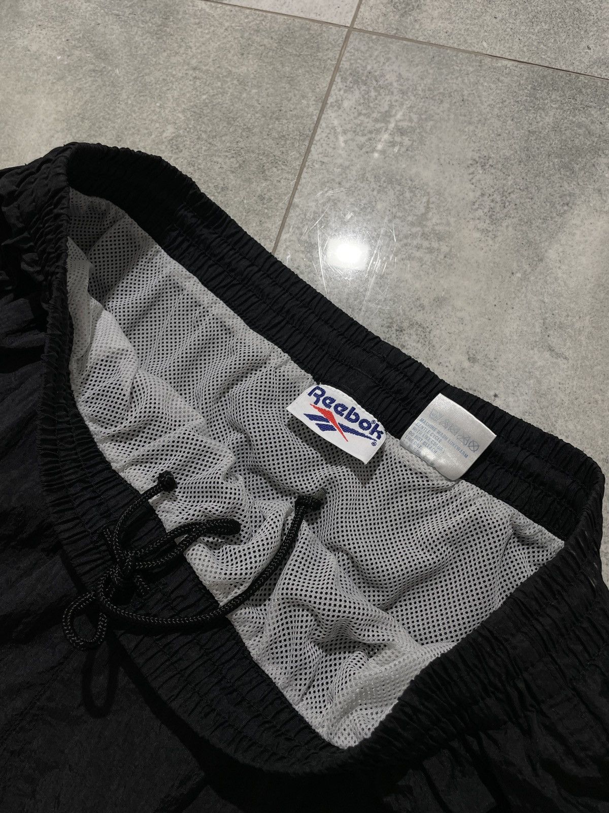 Reebok × Vintage Vintage Y2K Reebok Streetwear Nylon Shorts Size US 34 / EU 50 - 6 Thumbnail