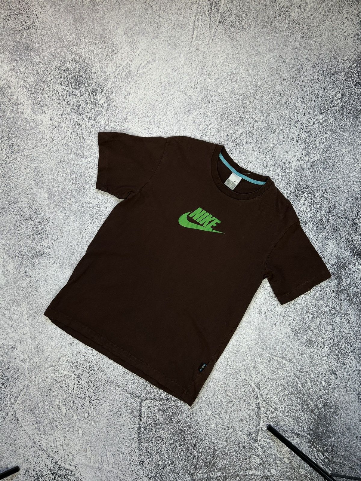 Nike Mens Vintage Nike brown T Shirt streetwear y2k tee swoosh Size US L / EU 52-54 / 3 - 1 Thumbnail