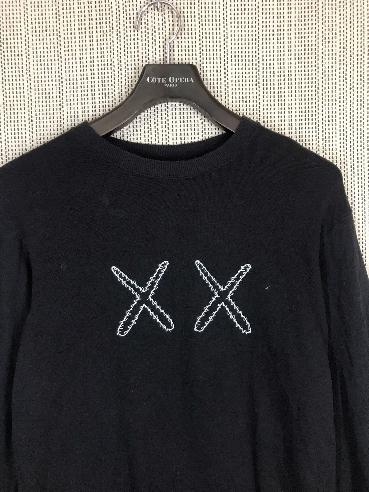 Japanese Brand × Kaws × Uniqlo ‼️KAWS X UNIQLO X SESAME STREET SWEATSHIRT BIGLOGO‼️ Size US M / EU 48-50 / 2 - 2 Thumbnail