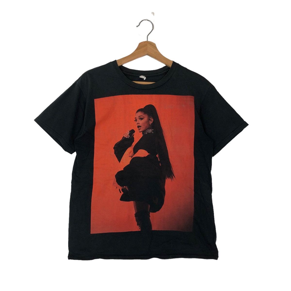 Band Tees VINTAGE ARIANA GRANDE DANGEROUS WORLD WOMAN TOUR BIG LOGO Size US M / EU 48-50 / 2 - 1 Thumbnail