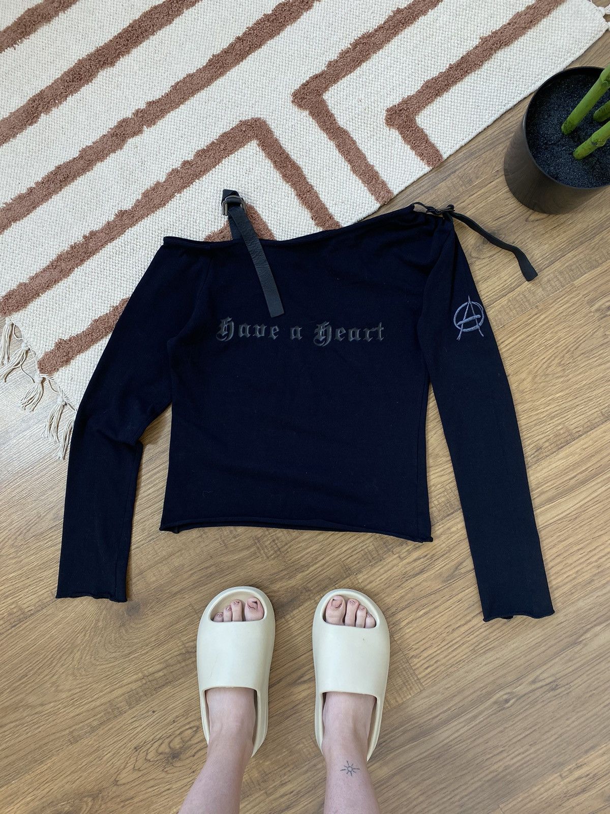 Japanese Brand ANARHIA GHOTIC GRUNGE OFF SHOULDER LONGSLEEVE Size M / US 6-8 / IT 42-44 - 1 Thumbnail