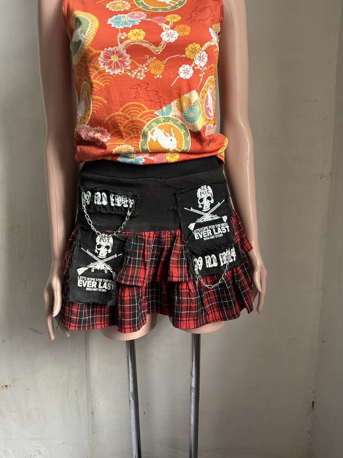 image of Avant Garde Sex Pot Punk Bondage Style Chain Skull Mini Skirt in Red Check Black, Women's (Size 26)