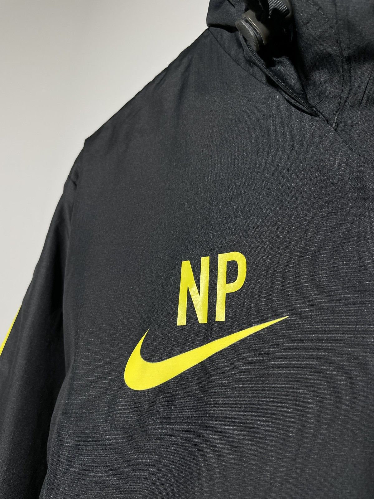 Nike 2016 2017 | Manchester City Nike Rain Soccer Jacket Size US L / EU 52-54 / 3 - 3 Thumbnail