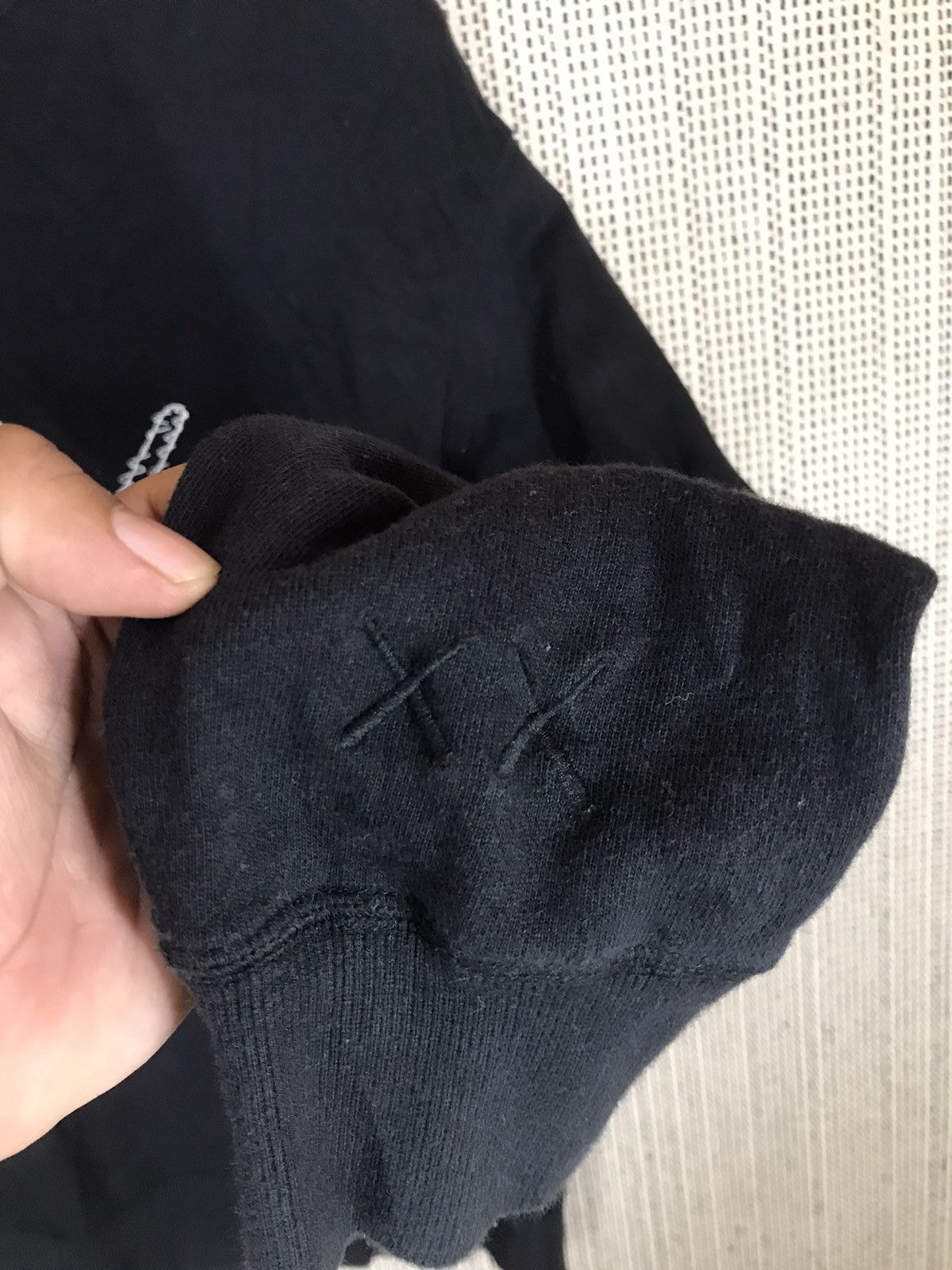 Japanese Brand × Kaws × Uniqlo ‼️KAWS X UNIQLO X SESAME STREET SWEATSHIRT BIGLOGO‼️ Size US M / EU 48-50 / 2 - 3 Thumbnail