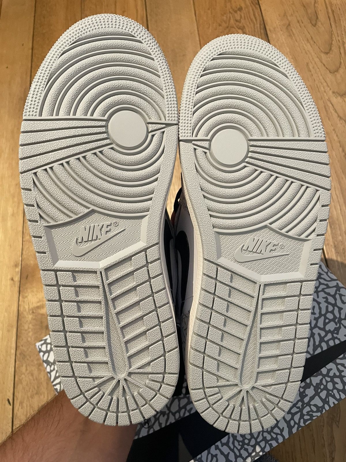 Jordan Brand × Nike Jordan 1 High OG White Cement Elephant Size US 9 / EU 42 - 8 Thumbnail