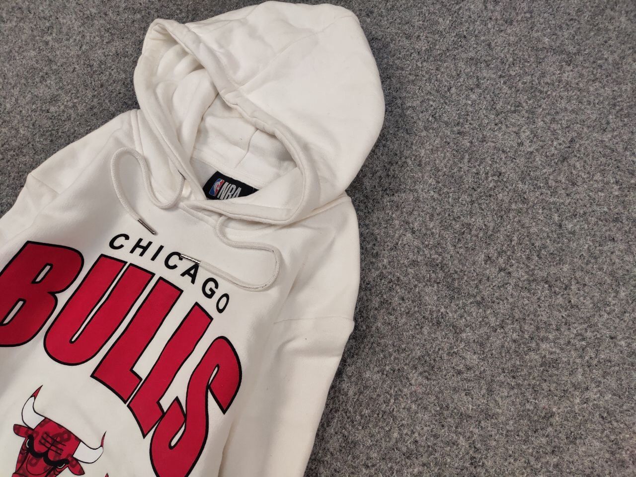 NBA Chicago Bulls x NBA Logo White Light Hoodie Vintage Style Size US S / EU 44-46 / 1 - 4 Thumbnail