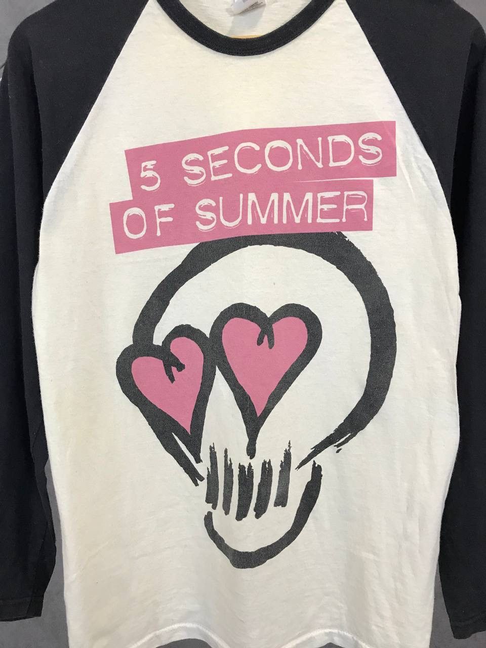Band Tees 5 second of summer band tour longsleeve Size US S / EU 44-46 / 1 - 3 Thumbnail