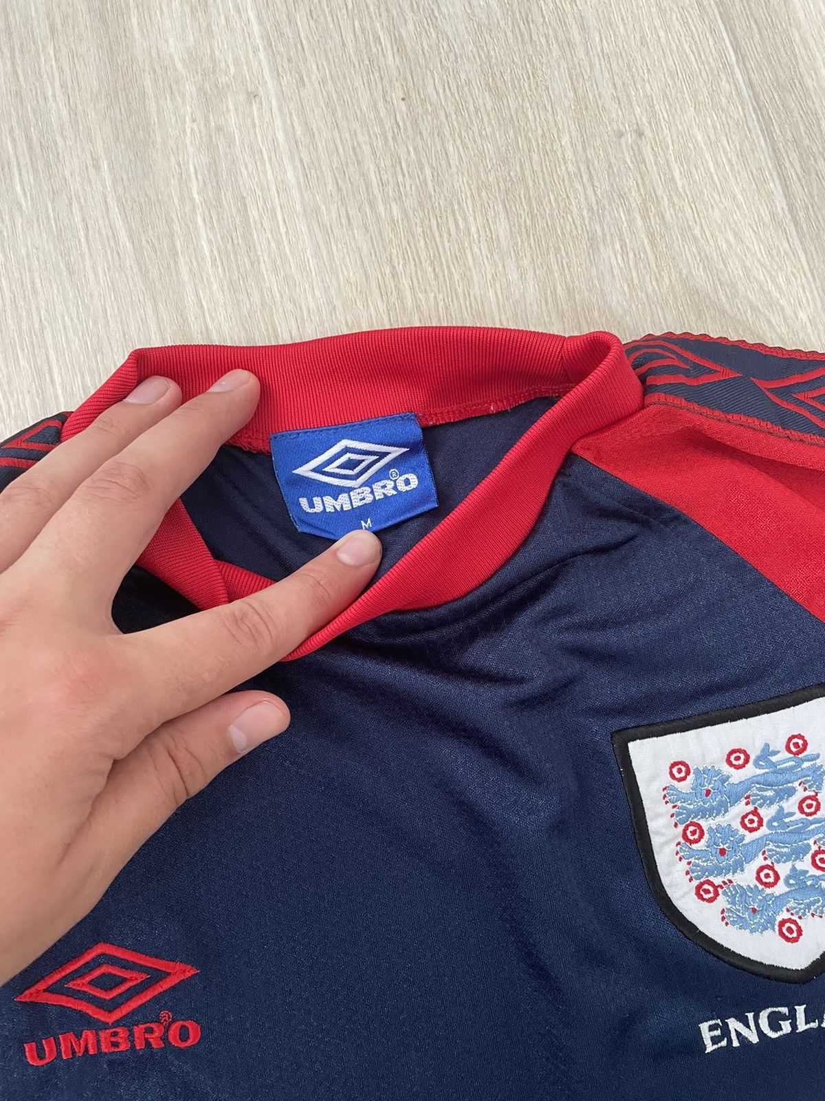 Umbro × Vintage Vintage Umbro England soccer jersey Size US M / EU 48-50 / 2 - 4 Thumbnail