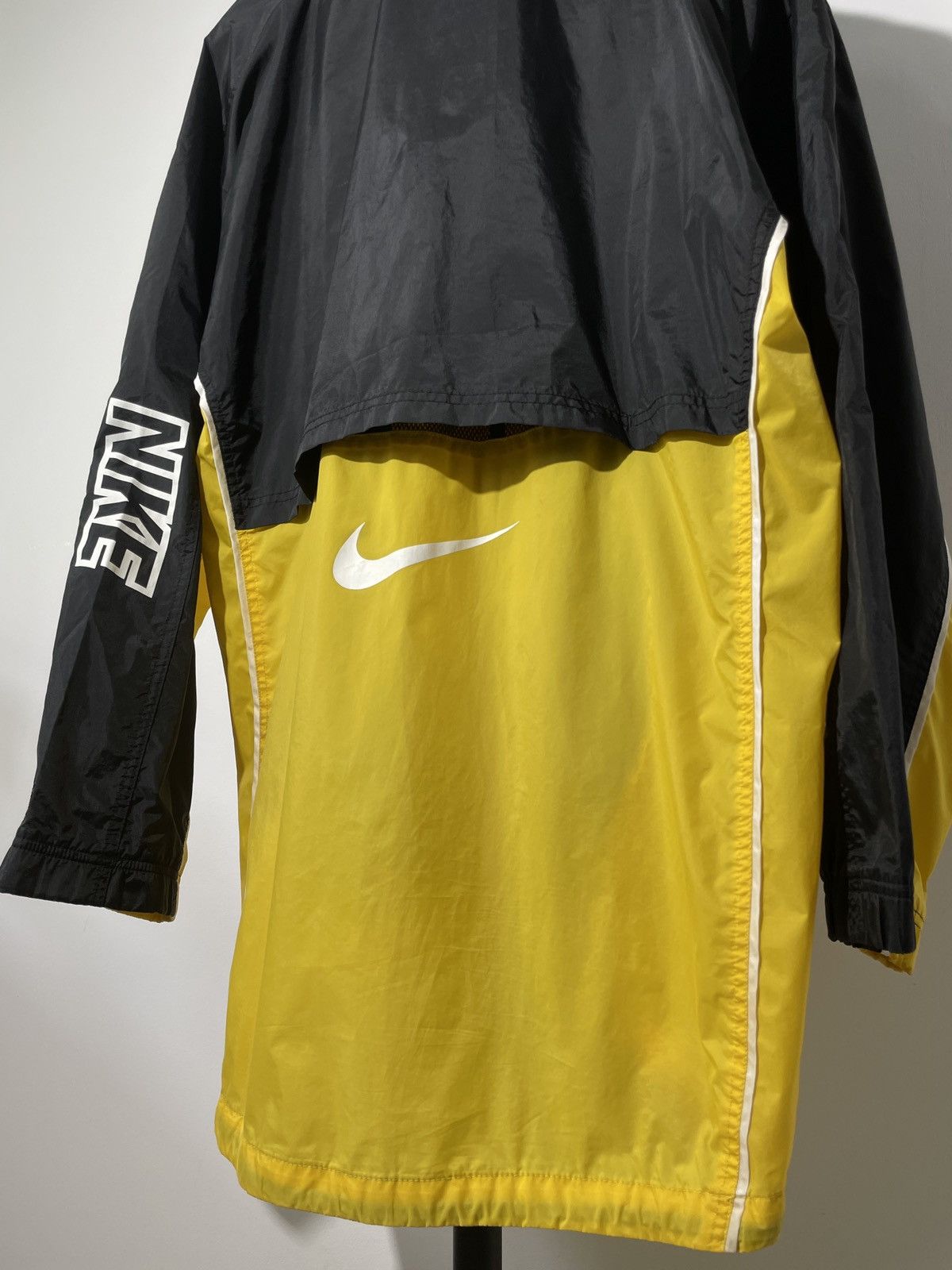 Nike × Vintage Vintage 90s Nike Big Logo Nylon Jacket Size US L / EU 52-54 / 3 - 15 Thumbnail