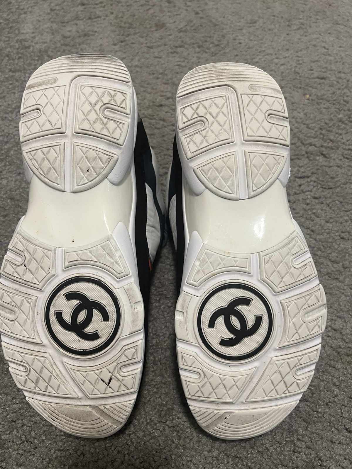 Chanel cc logo sneakers