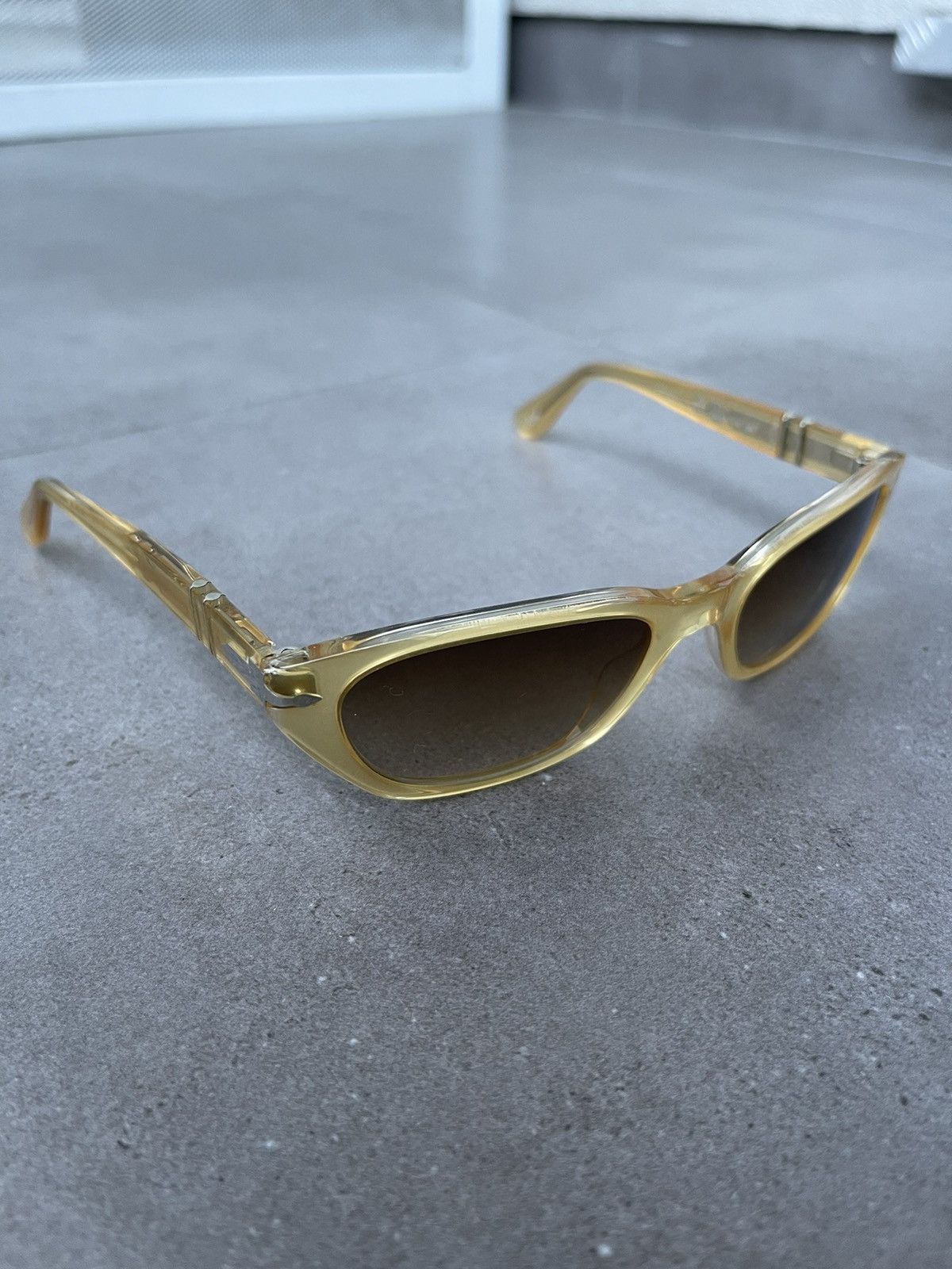 Persol Persol 2977-S 907/51 Transparent Yellow Sunglasses Size ONE SIZE - 4 Thumbnail