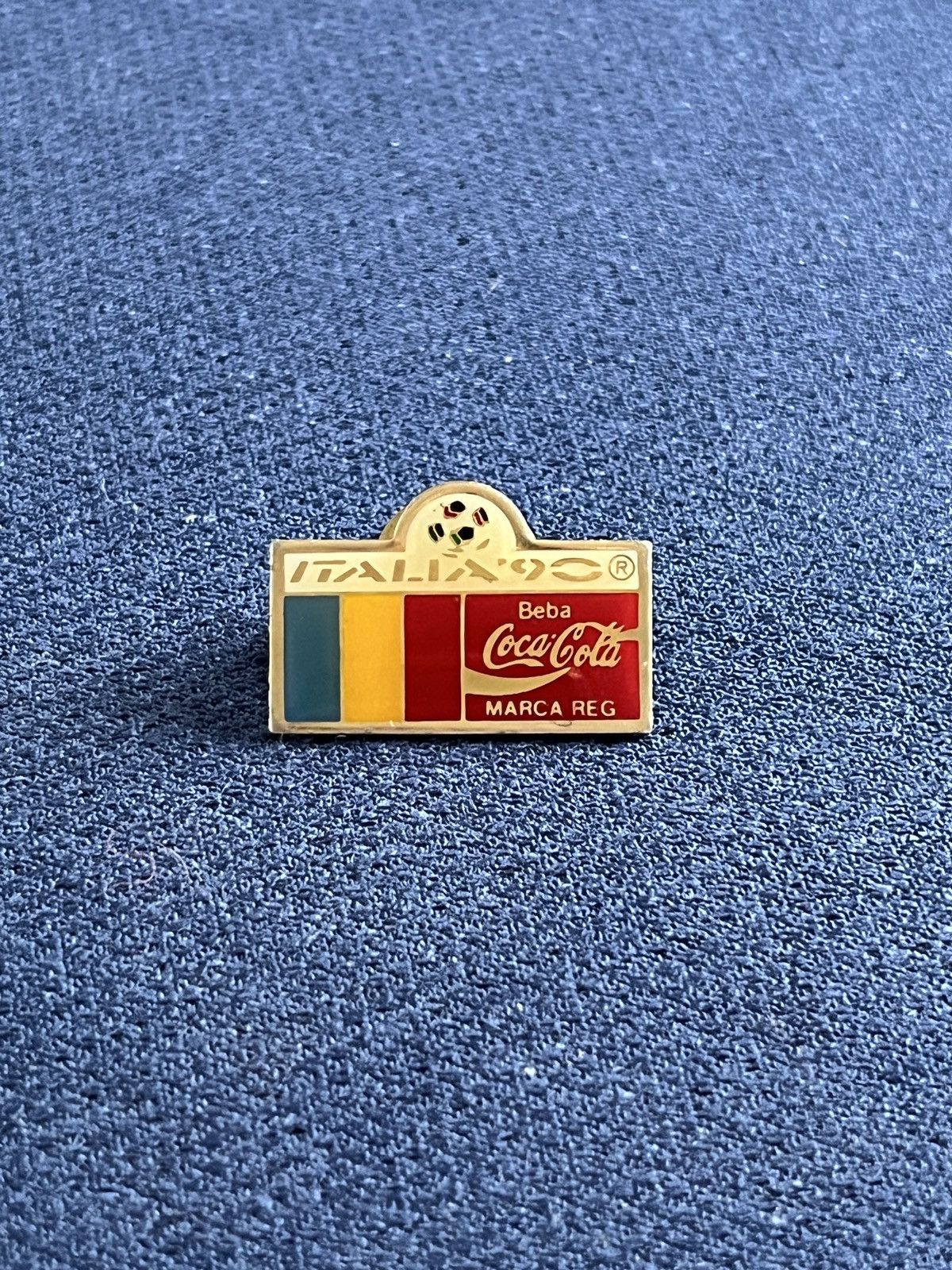 Vintage Italia 90 World Cup vintage pin : Romania Size ONE SIZE - 1 Thumbnail