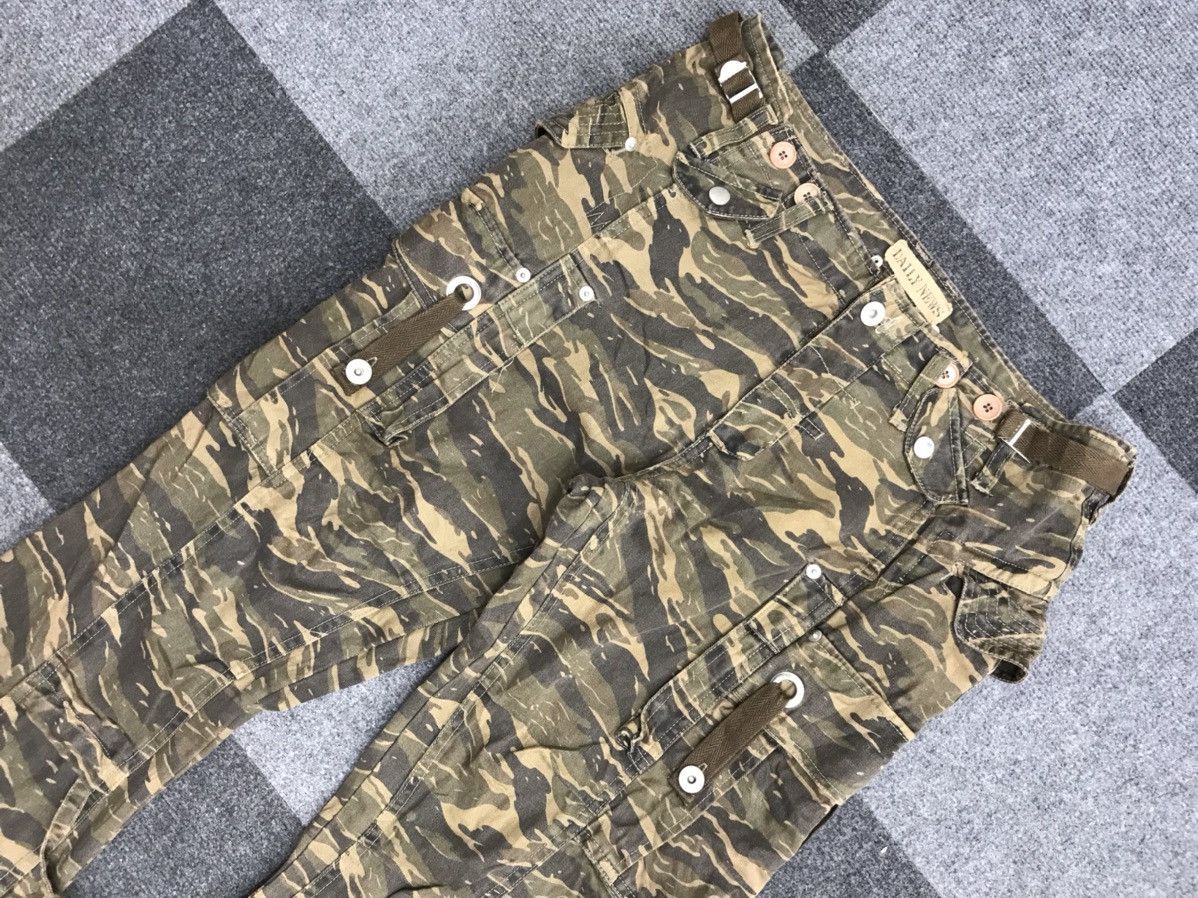 Japanese Brand × Seditionaries Flare DAILY NEWS Seditionaries Camo Multipockets Pant Size US 30 / EU 46 - 4 Thumbnail