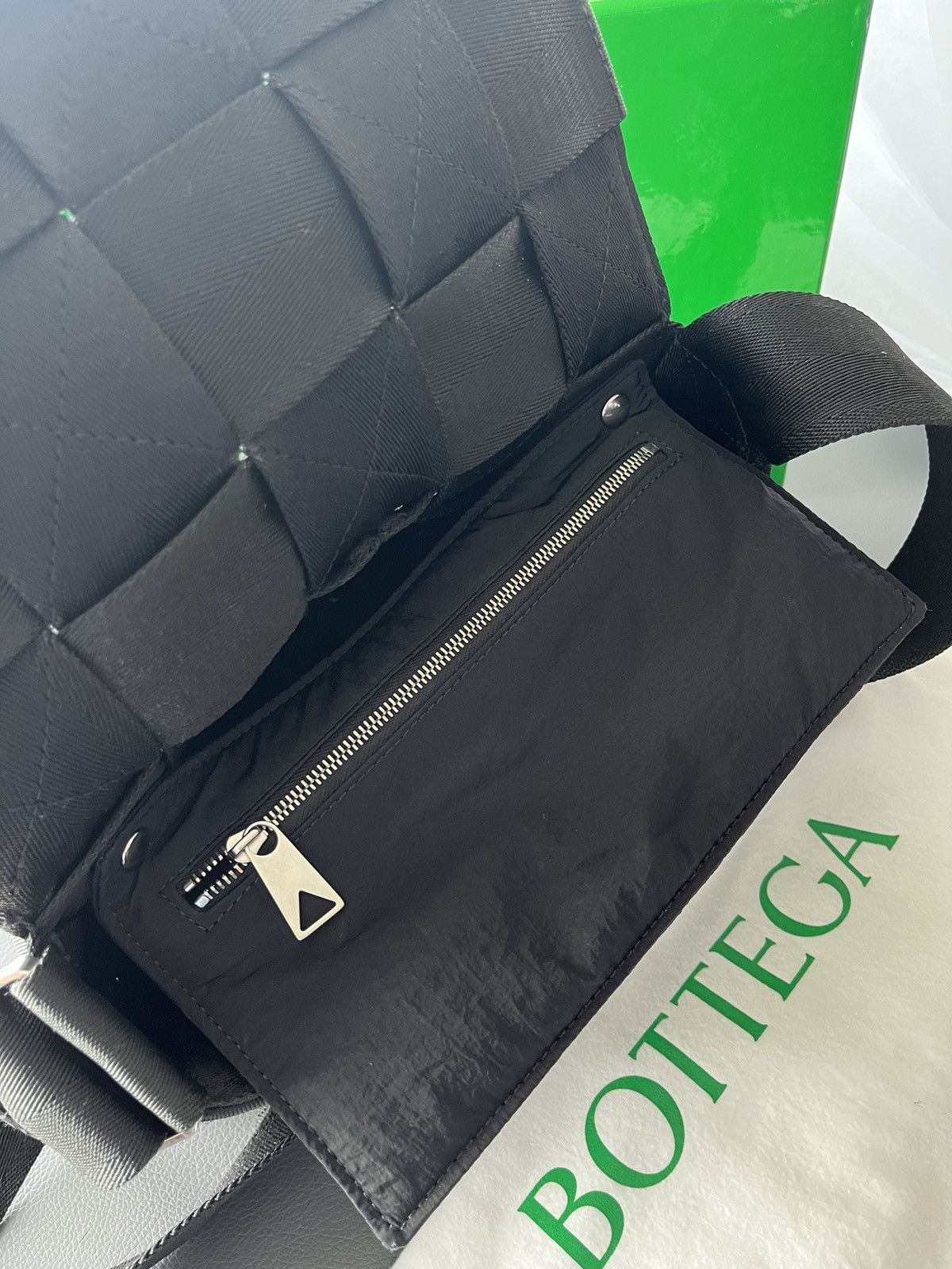 Bottega Veneta Bottega Veneta Woven Cassette Bag Runway Limited Edition Size ONE SIZE - 18 Thumbnail