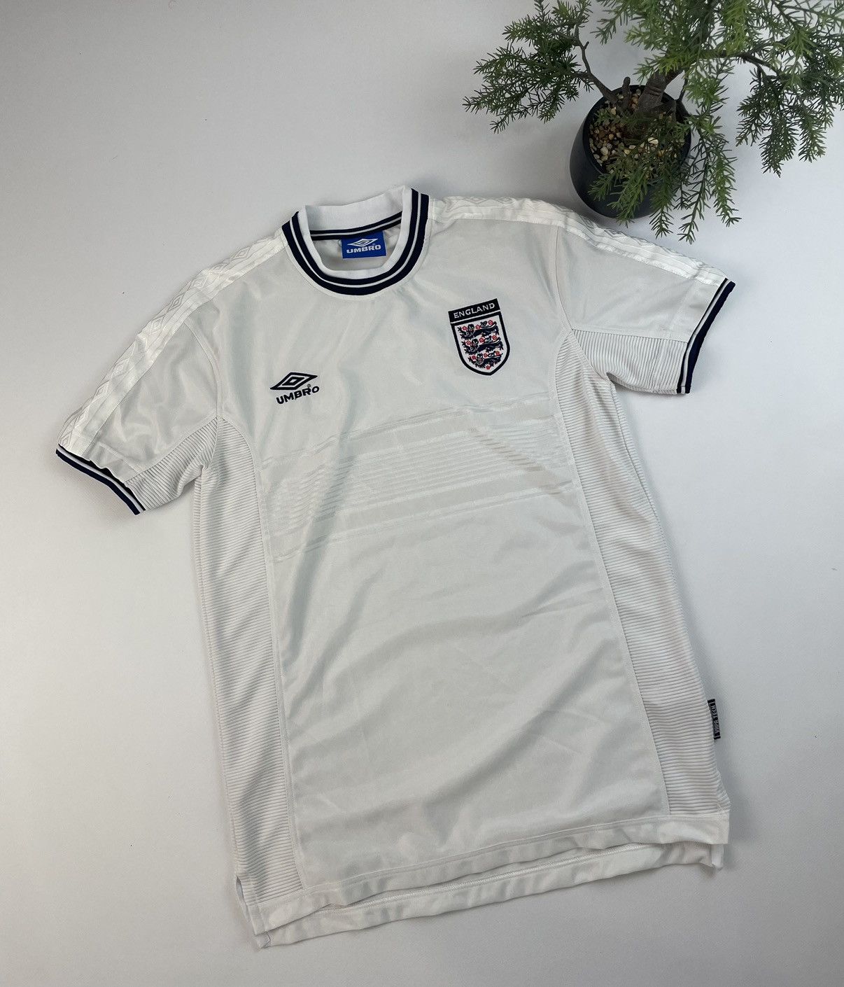Vintage Umbro vintage England Football jersey 90s Grailed