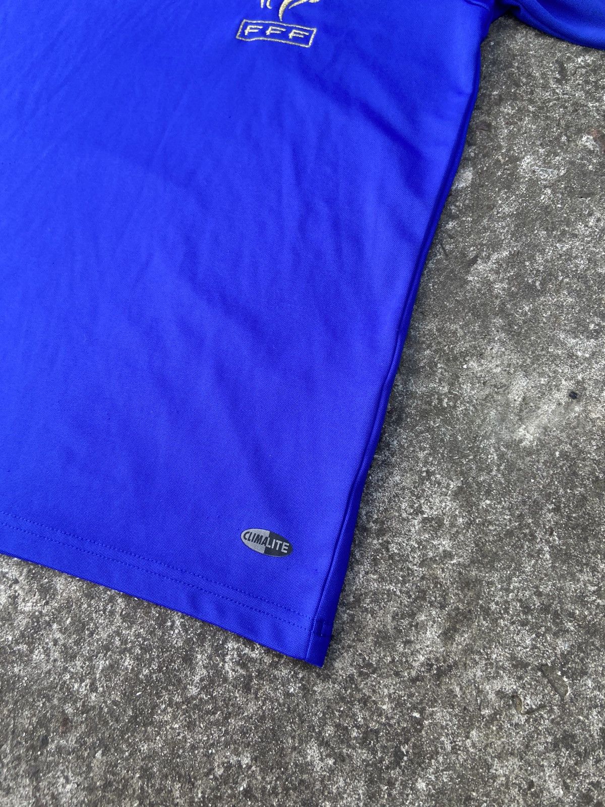 Adidas Vintage adidas France soccer jersey Streetwear Blokecore VTg Size US XS / EU 42 / 0 - 4 Thumbnail