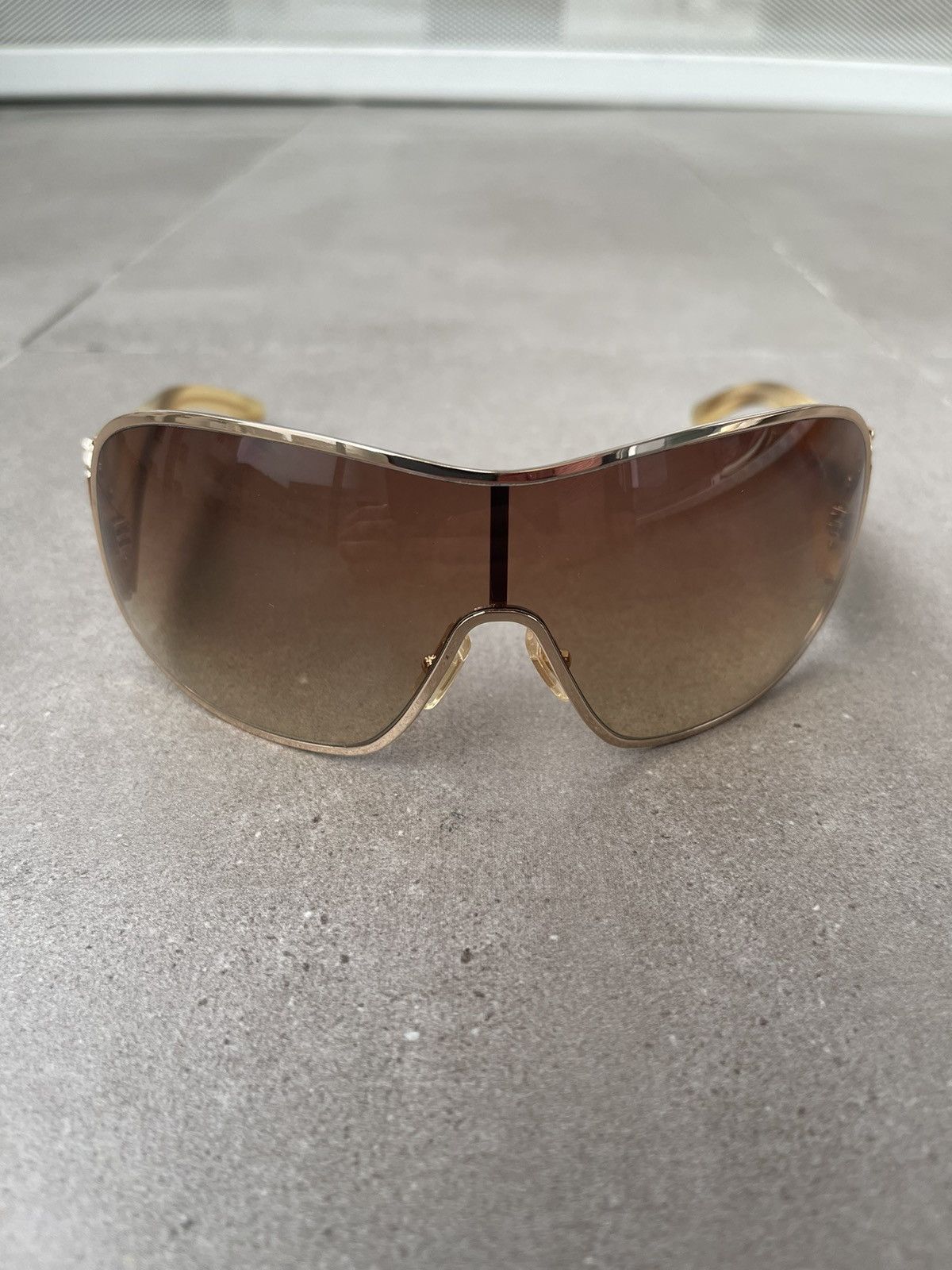 Miu Miu !DS! Miu Miu SMU56G 5AK-3W1 Gold Marble Shield Sunglasses Size ONE SIZE - 4 Thumbnail