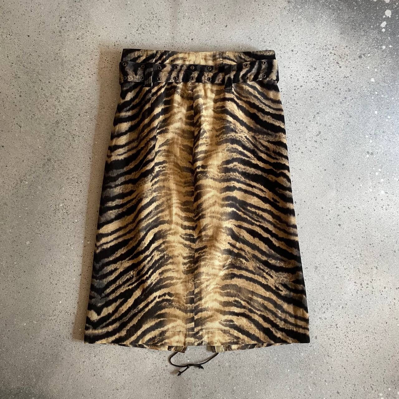 Pierre Balmain × Vintage 90s Pierre Balmain Paris Vintage Tiger Print Skirt Size 26" / US 2 / IT 38 - 2 Thumbnail