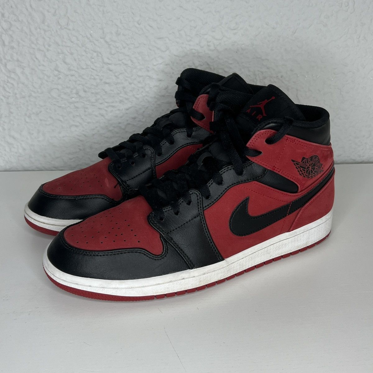 Jordan Brand Nike Air Jordan 1 Bred Black Red High Sneakers Shoes Swoosh Size US 10 / EU 43 - 1 Thumbnail