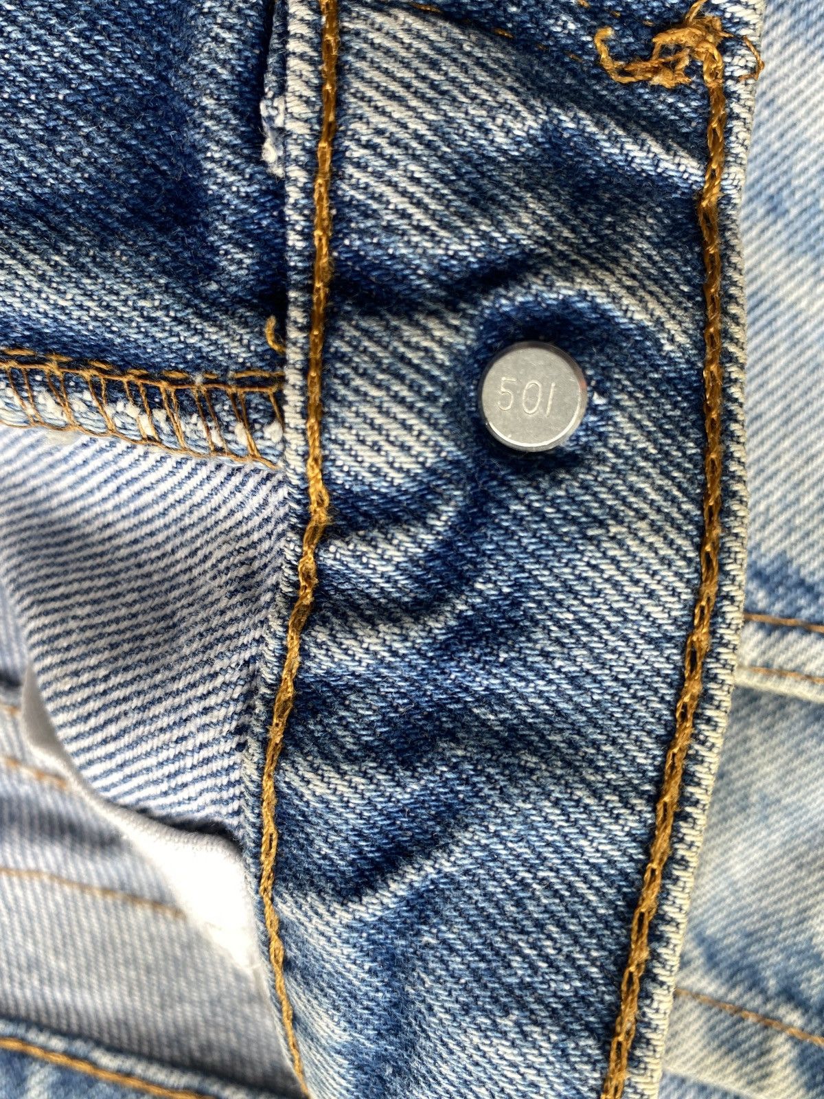 Levi's 🔥OFFER NOW 🔥 Vintage 90’s LEVI’S 501 Made in USA Jean Size US 31 - 9 Thumbnail