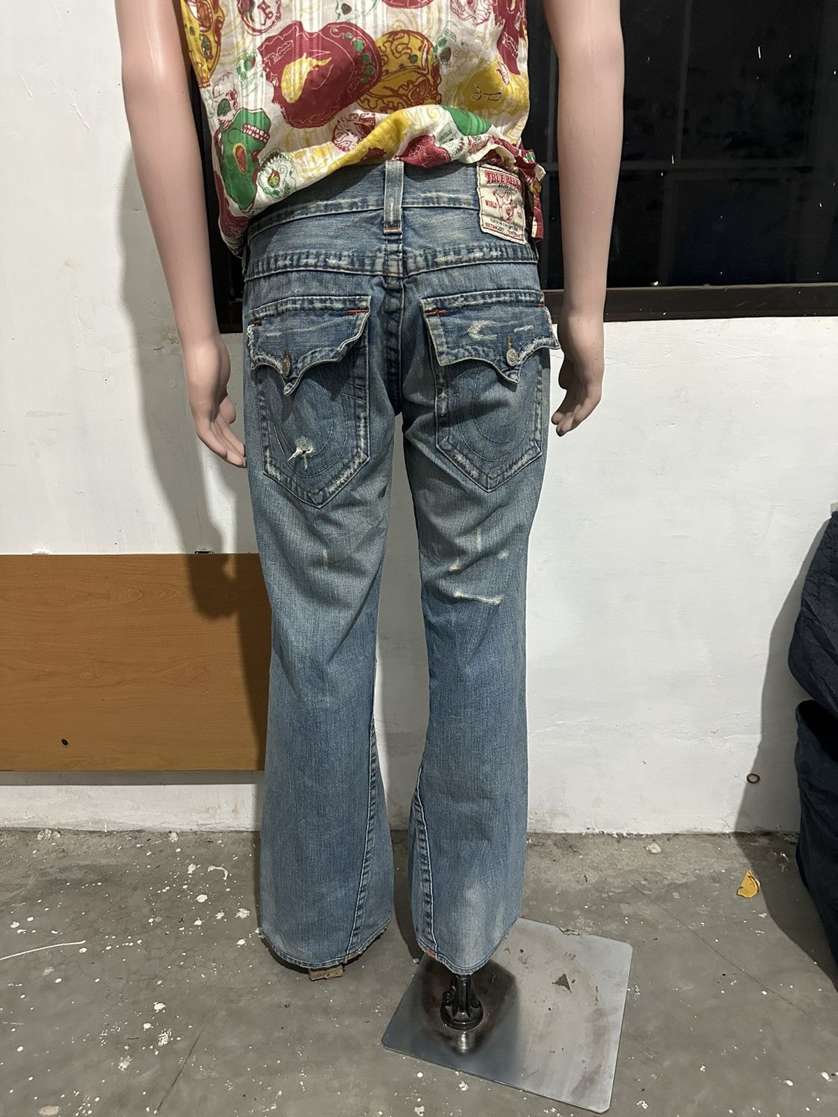 True Religion True Religion Joey Distressed Flared Jeans Size US 33 - 1 Thumbnail