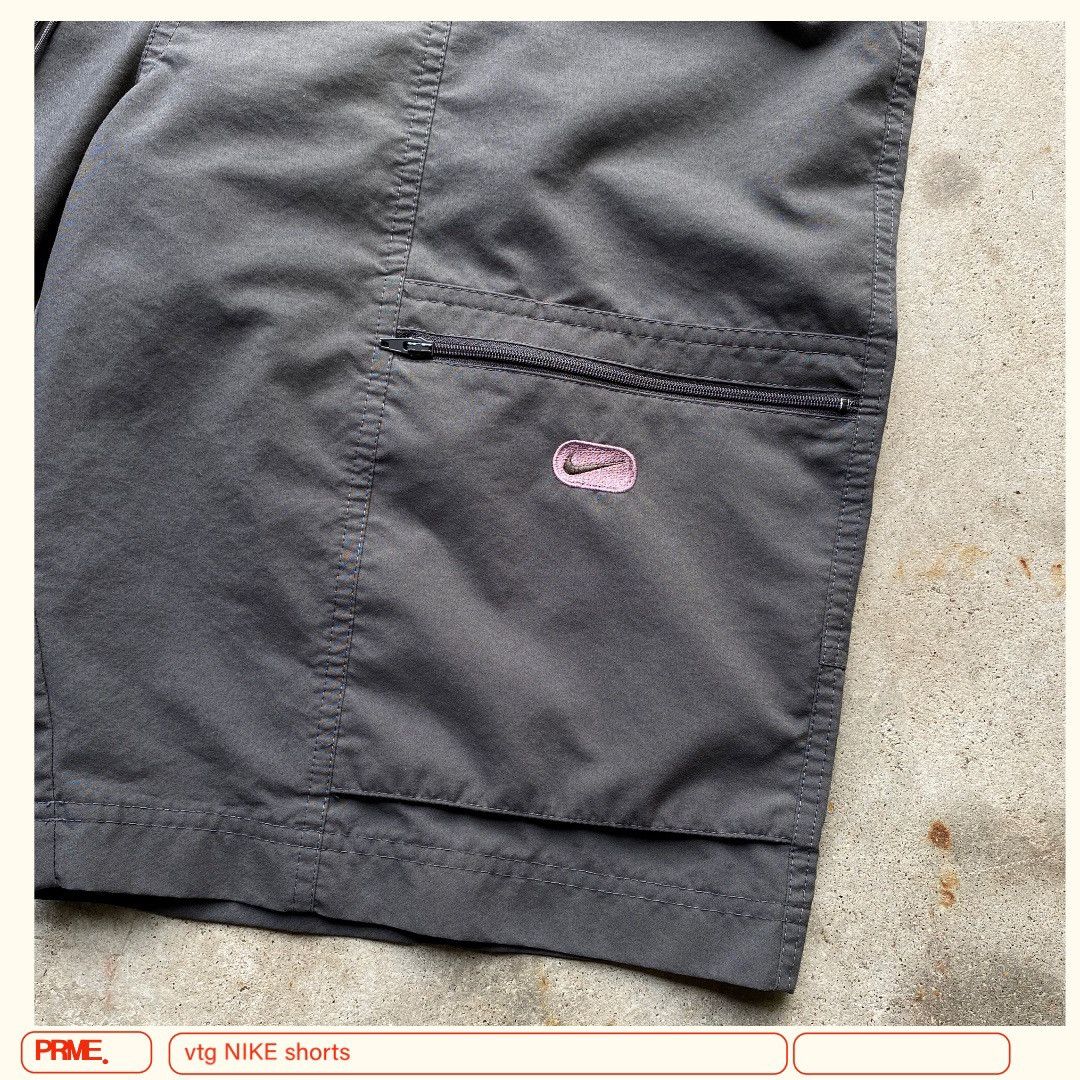 Vintage vintage Y2K NIKE Swoosh Cargo pocket trunk shorts Size US 38 / EU 54 - 9 Thumbnail
