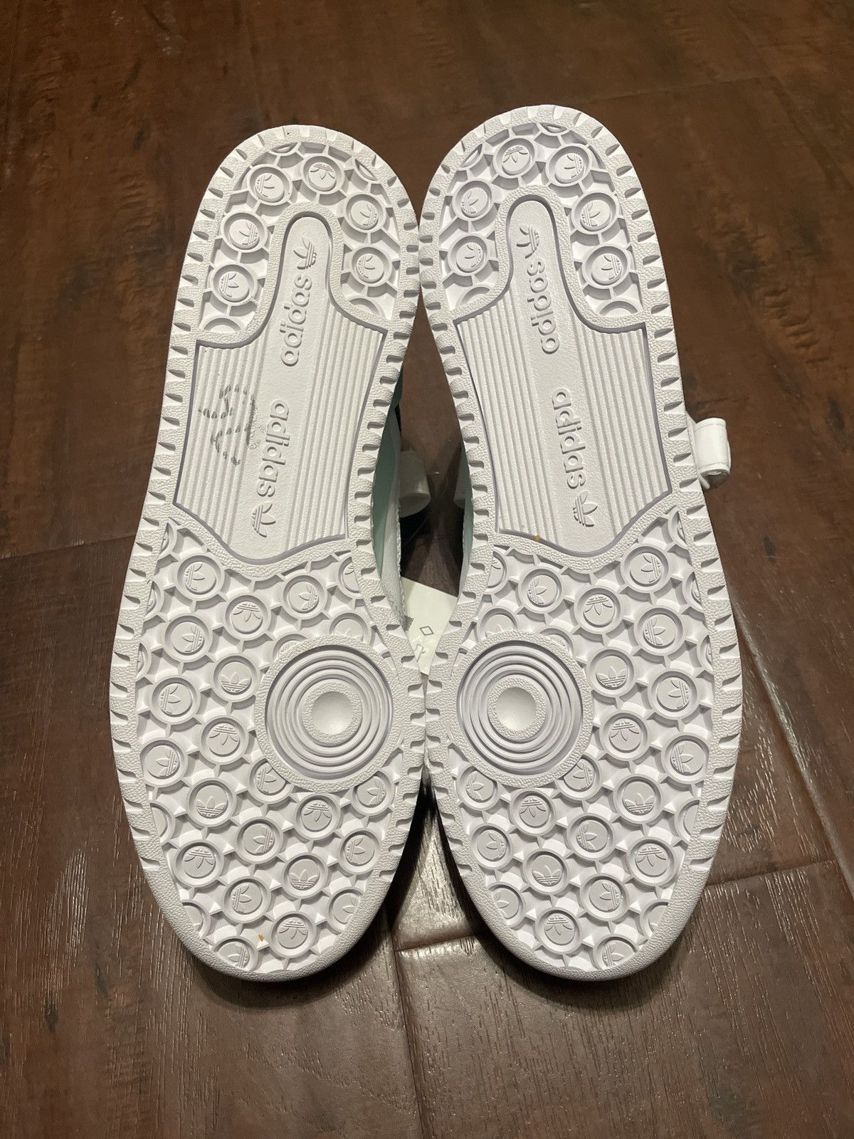 Forum Low “White Halo Mint”