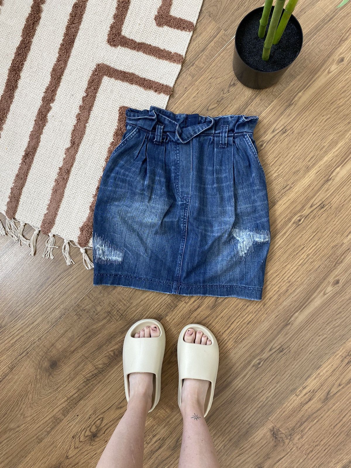 Dolce & Gabbana VINTAGE DOLCE&GABBANA DISTRESSED MIDI SKIRT Size 26" / US 2 / IT 38 - 3 Thumbnail