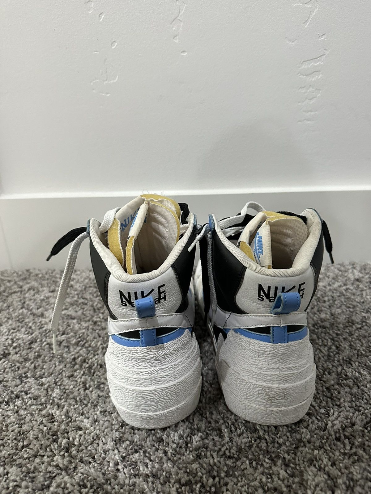 NIKE BLAZER MID SACAI WHITE BALCK LEGEND BLUE