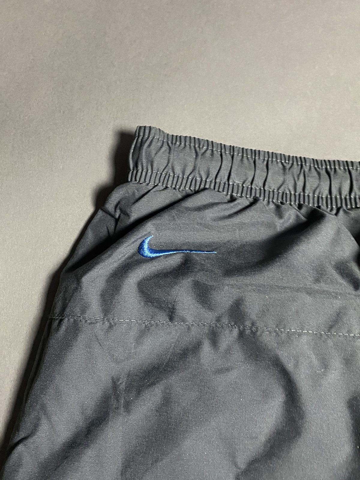 Nike × Vintage Nike vintage grey blue nylon track pants big logo Size US 34 / EU 50 - 7 Thumbnail