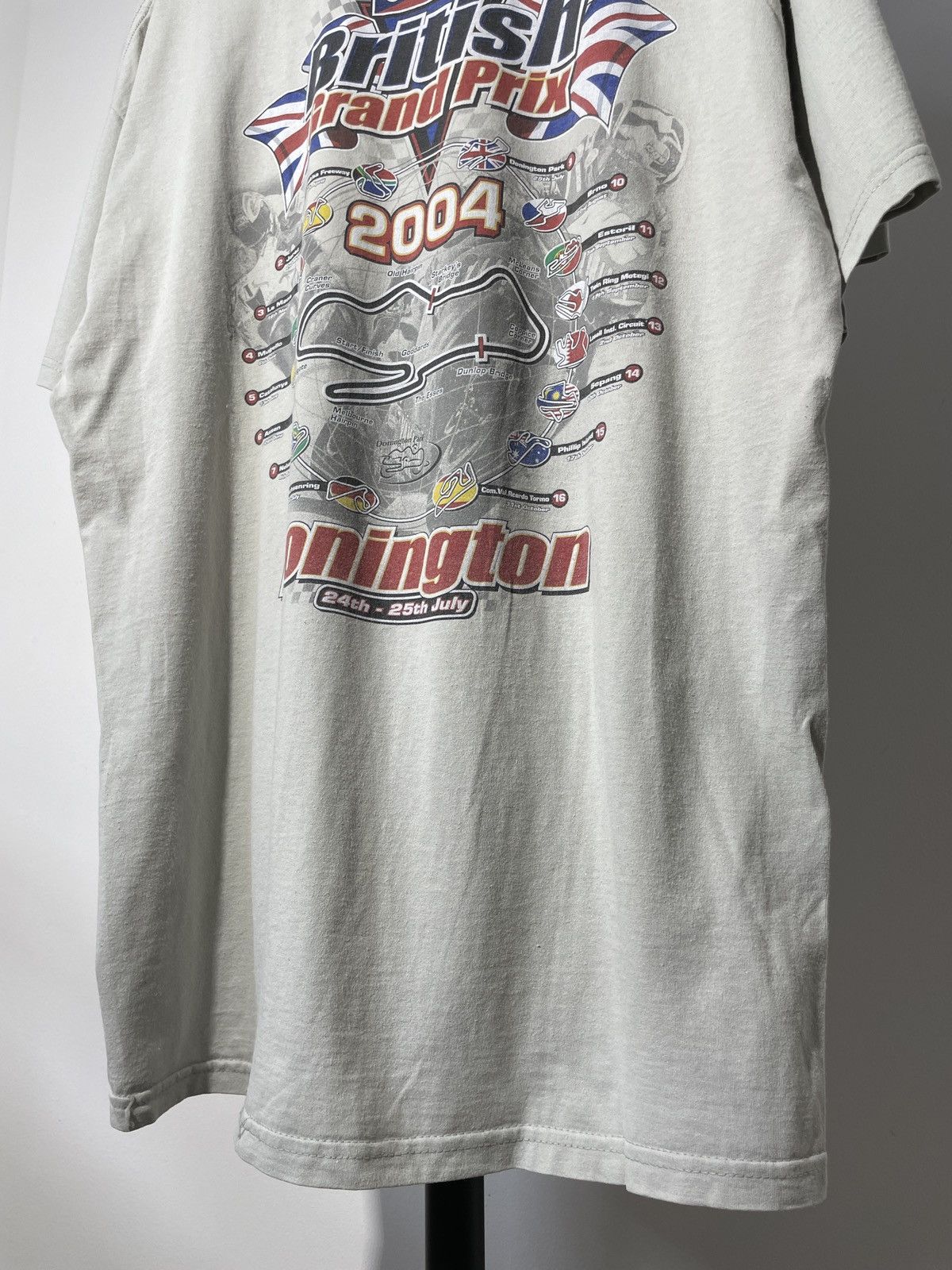 Vintage Vintage British Grand Prix 2004 Racing T-shirt Size US XL / EU 56 / 4 - 20 Thumbnail