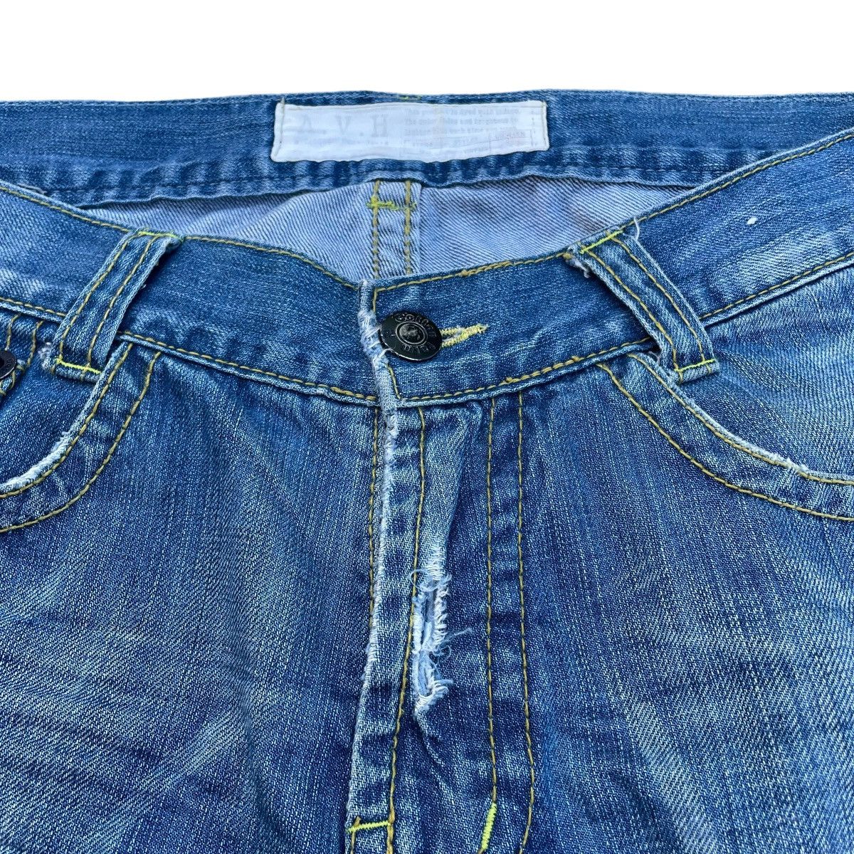 If Six Was Nine × Japanese Brand × Le Grande Bleu (L.G.B.) 🇯🇵 VINTAGE A.V.H LEATHER PATCH DENIM PANTS Size US 32 / EU 48 - 8 Thumbnail