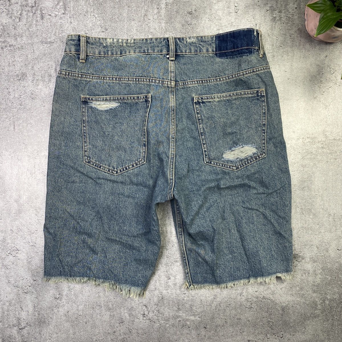H&M H&M distressed jorts - 34 Size US 34 / EU 50 - 4 Thumbnail